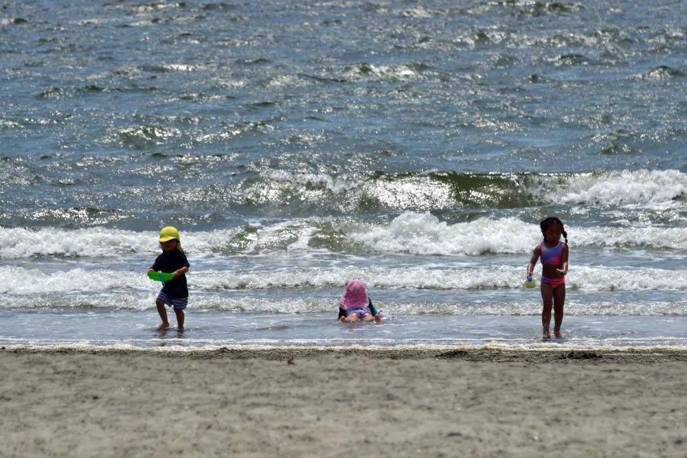 DSC_1764  海は楽しい