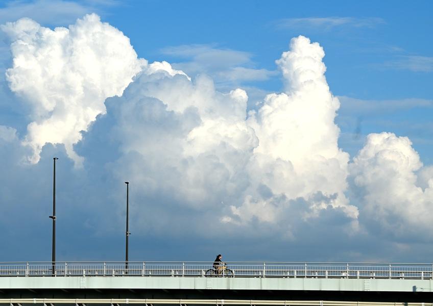 雲の鼓動