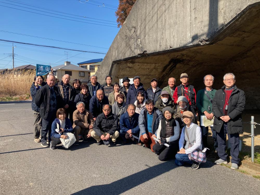 掩体壕前の集合写真